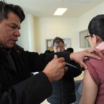 Colocan módulo de vacunación contra la influenza y tétanos en edificio de la Presidencia de Torreón