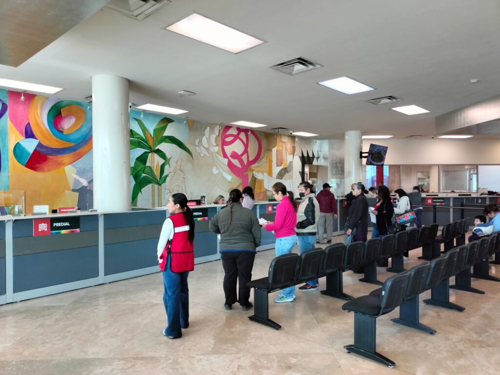 Acuden los primeros contribuyentes a aprovechar descuentos en impuesto del predial