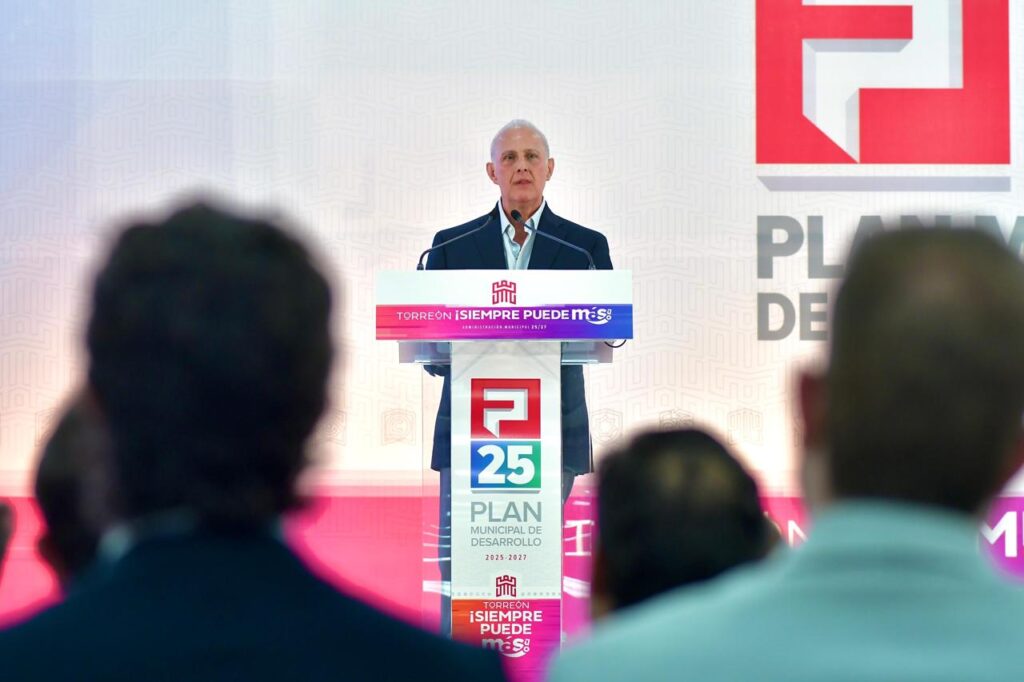 Román Alberto Cepeda González presenta el Plan Municipal de Desarrollo 2025-2027