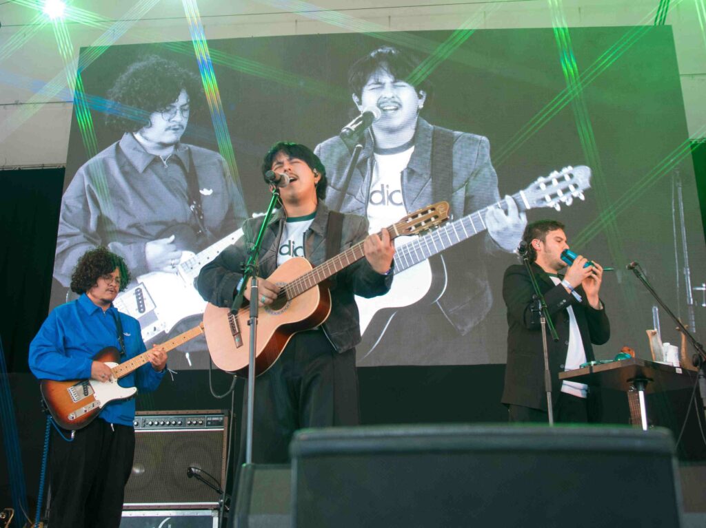 🎶 Macario Martínez pospone su primer concierto en solitario: fans envían mensajes de apoyo