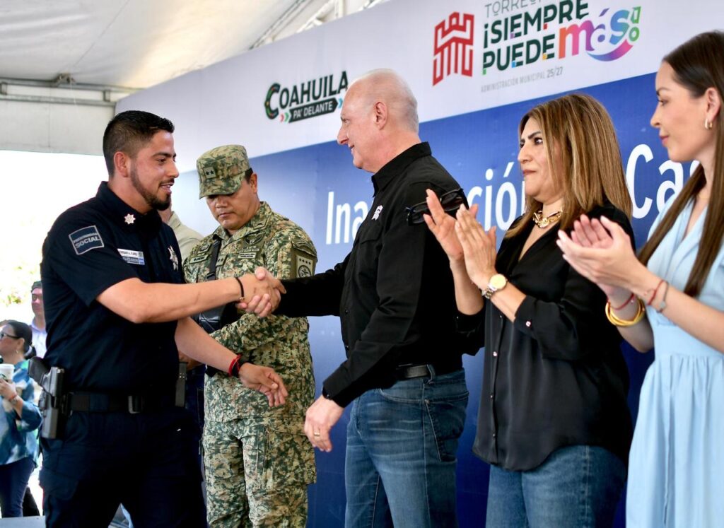 Román Alberto Cepeda González inaugura caseta de vigilancia en Senderos