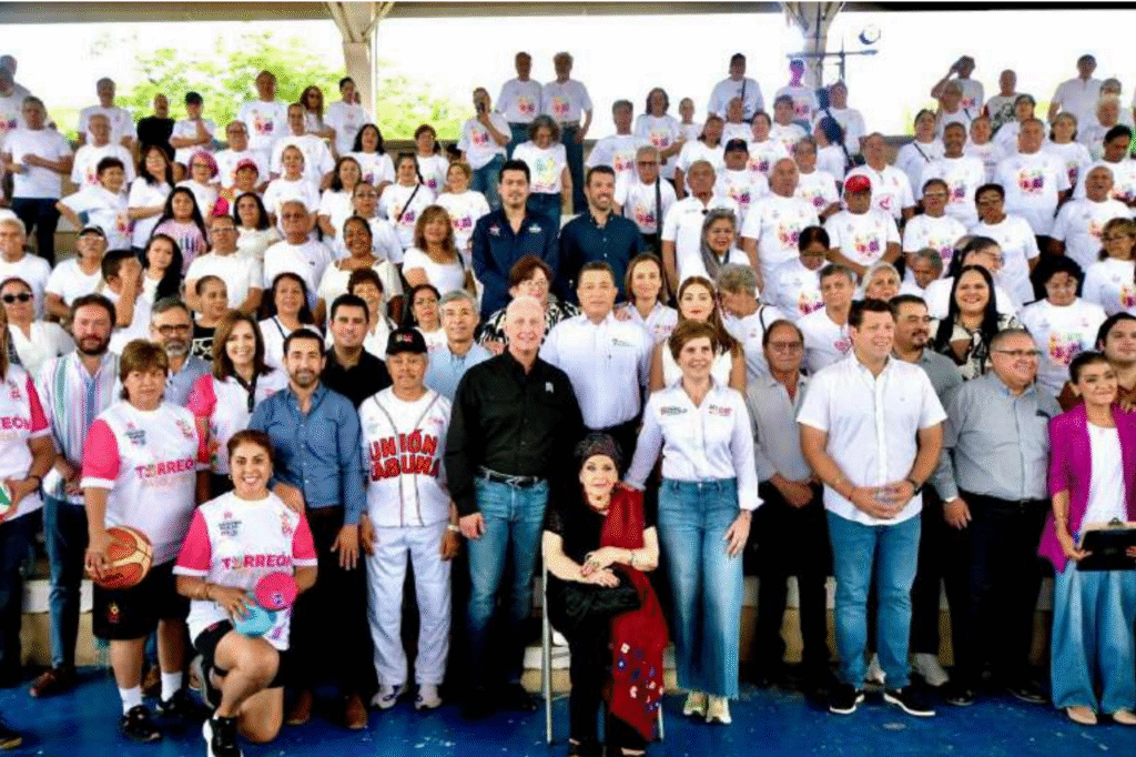Román Alberto Cepeda González entregauniformes y equipamiento deportivo, aadultos mayores y personas condiscapacidad
