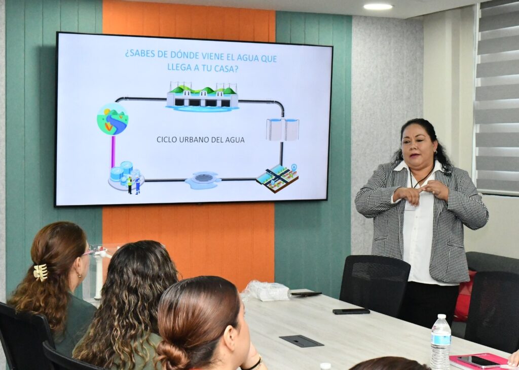 Imparten plática “El Buen Juez por su Casa Empieza” sobre uso responsable de agua a colaboradores del Municipio