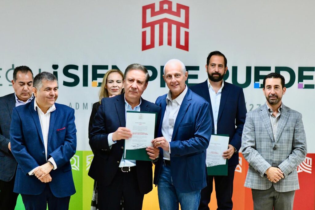 Román Alberto Cepeda González entrega nombramientos a nuevos integrantes del Gabinete Municipal