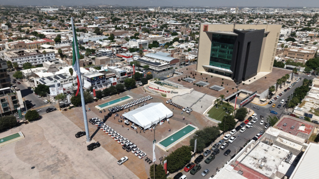 Entregan patrullas, equipamiento y uniformes; también inicia la Academia de Policía