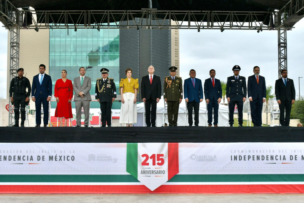 Román Alberto Cepeda González preside el desfile del inicio de la Independencia de México