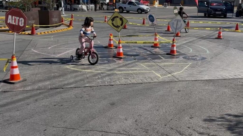 Más de 5 mil 600 niños participaron en la “Bici escuelita” instalada en el Paseo Colón este 2025